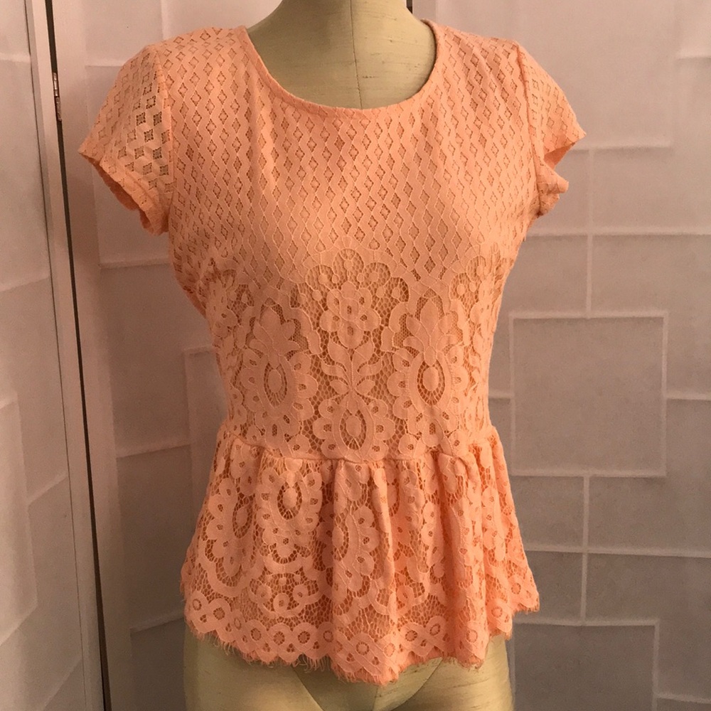 Maurice’s. New w/o tags. Peach color. Size: L